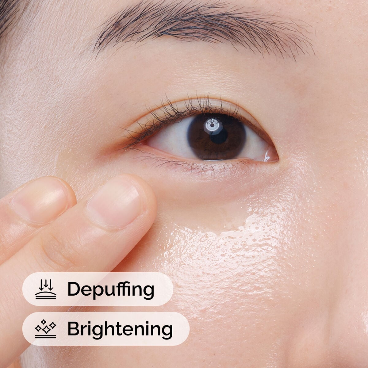 caffeine-solution-5-egcg-eye-serum-d7 ord-caffeine-solution-egcg-model-application-with-benefits.jpg